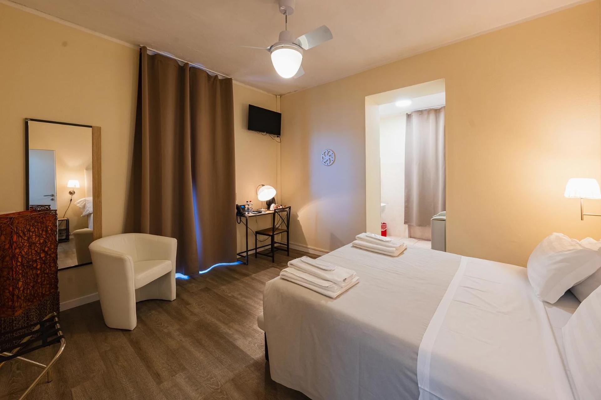 Hotel Il Perlo เบลลาโจ ภายนอก รูปภาพ
